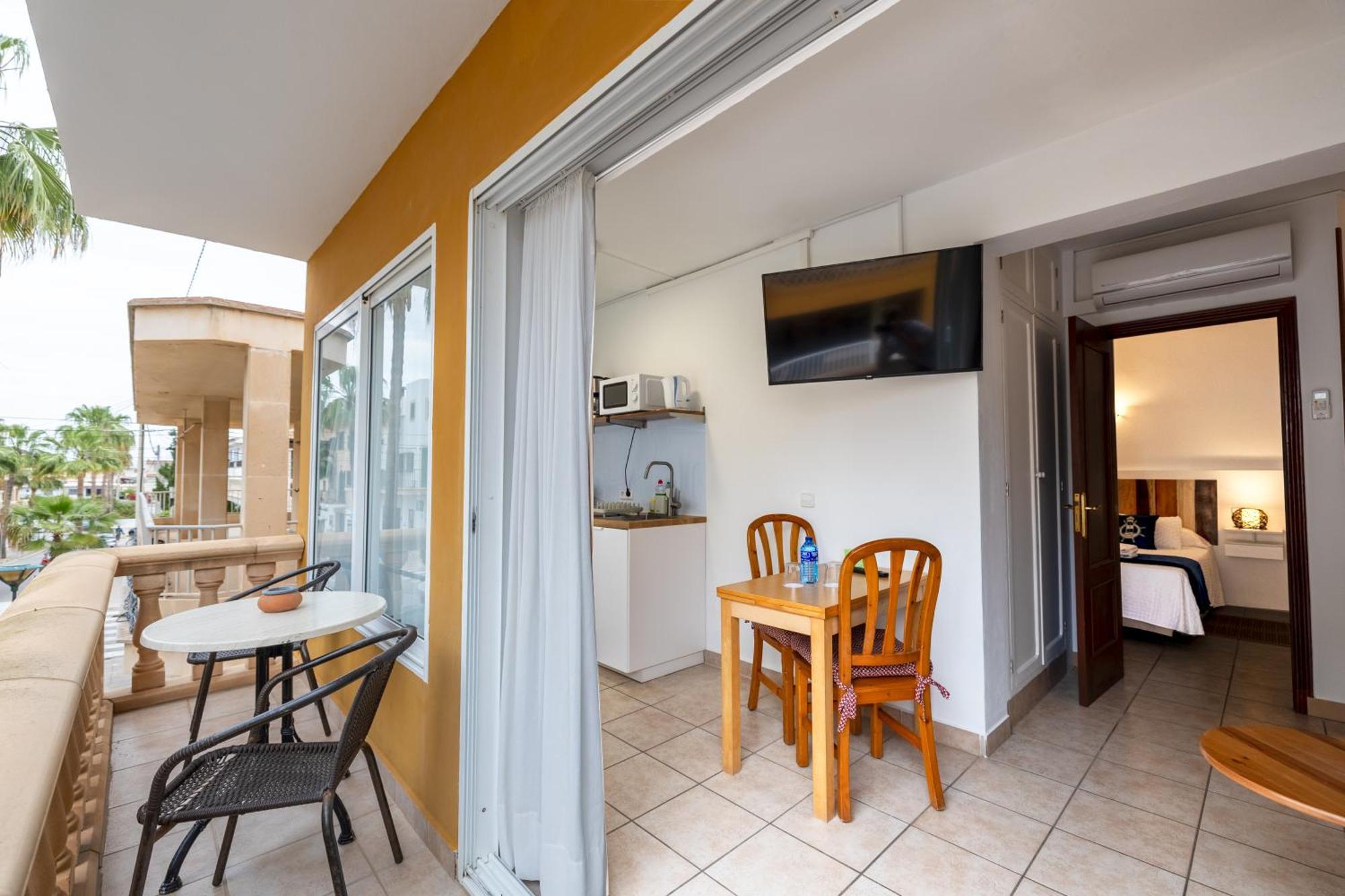 Hostal Doris - Adults Only Colonia de Sant Jordi Δωμάτιο φωτογραφία
